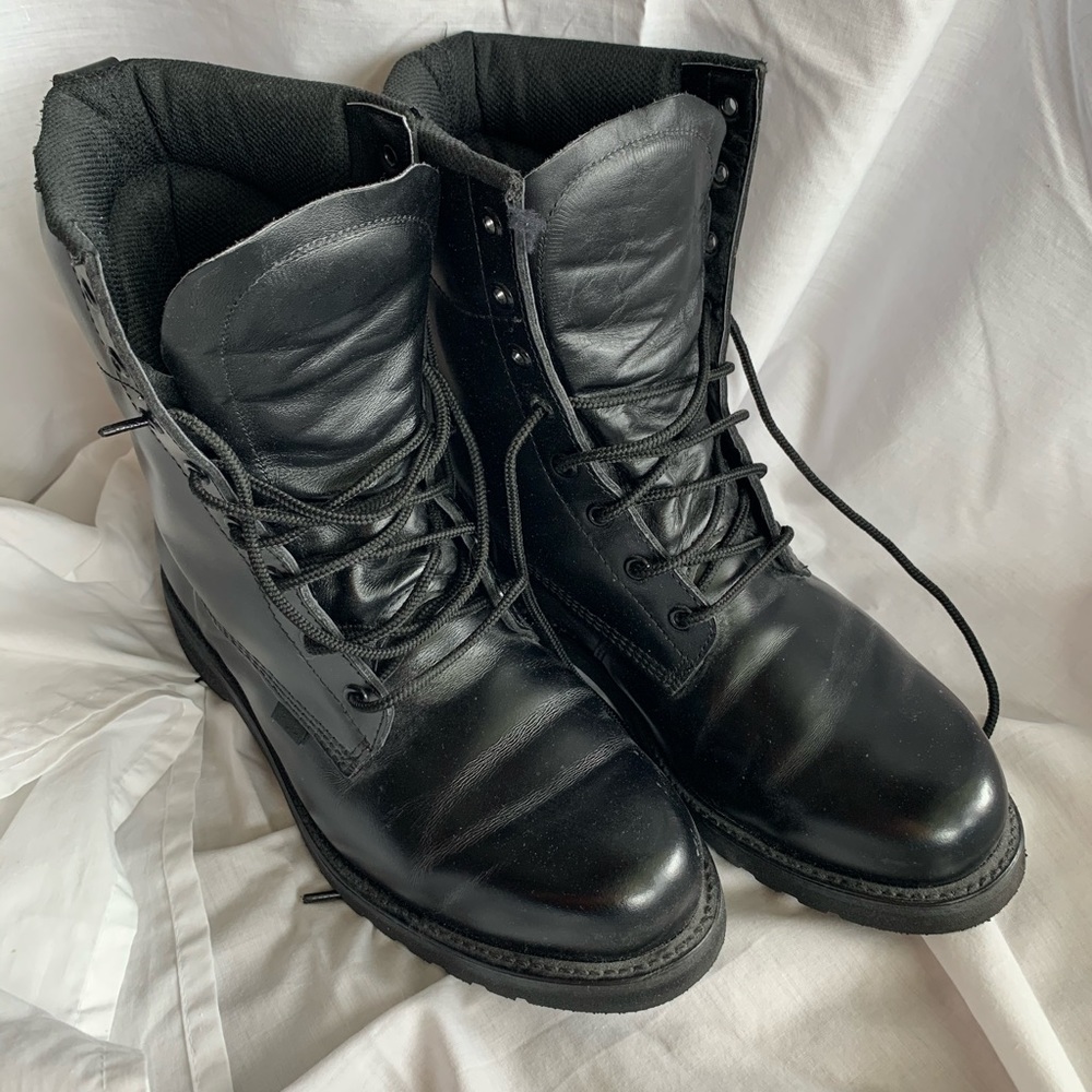 Men’s black leather boots